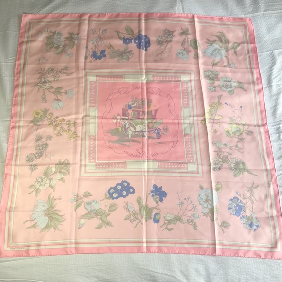 ✨Hermès “Quai Aux Fluers” silk scarf✨ - Picture 13 of 16